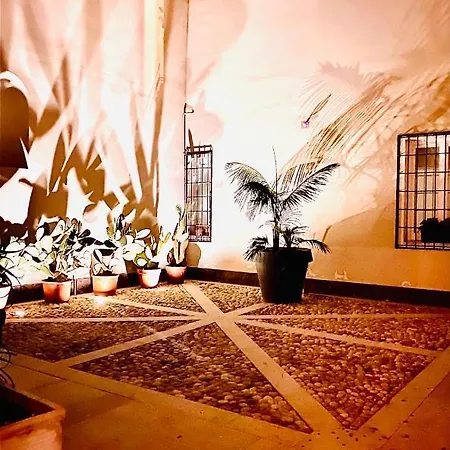 Lancia Di Brolo Apartment *